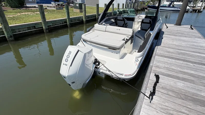 Slide: The Image of Sea Ray SLX 260 Outboard 2026 - 8
