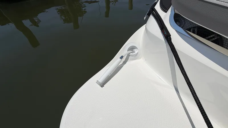 Slide: The Image of Sea Ray SLX 260 Outboard 2026 - 13
