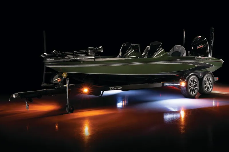 Slide: The Image of Triton 20XP Patriot 2026 - 7