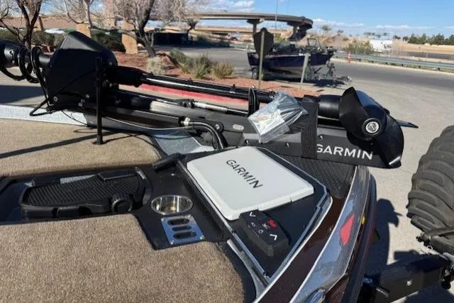 Slide: The Image of 2026 Ranger Z521R Cup-Equipped boat with Garmin electronics on deck. - 6