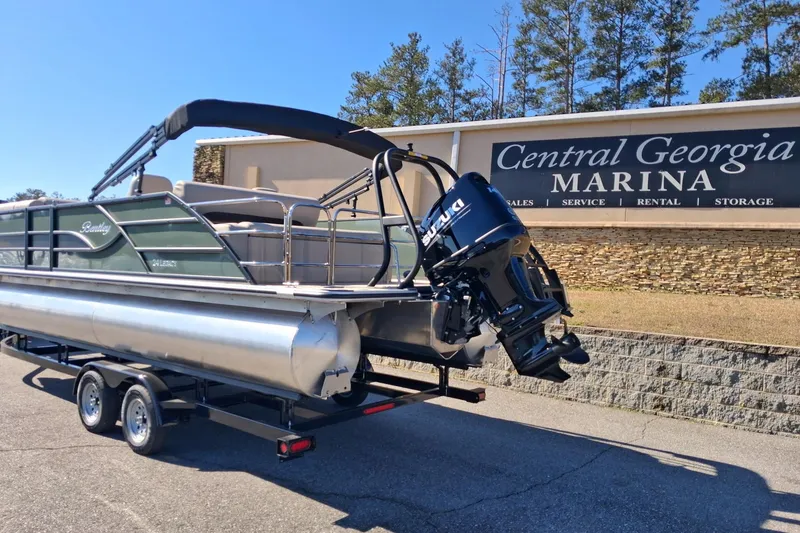 Slide: The Image of 2026 Bentley Pontoons Legacy 240 Swingback at Central Georgia Marina. - 4