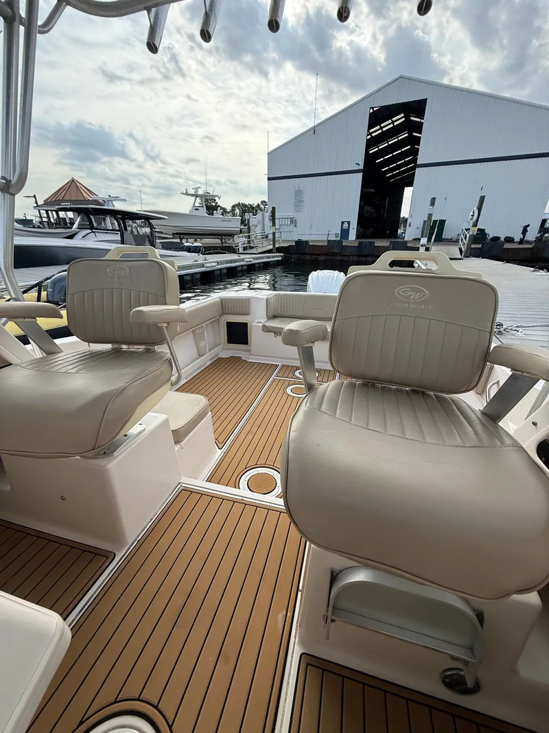 Slide: The Image of Interior of a 2001 Grady-White Gulfstream 232 boat with comfortable seating. - 17