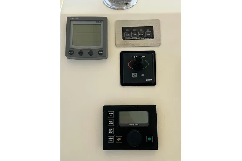 Slide: The Image of Control panel of a 2002 Ocean Yachts 56 Super Sport boat. - 31