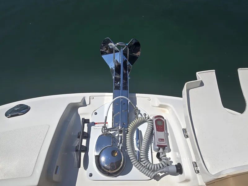 Slide: The Image of Sea Ray SDX 290 2026 - 18