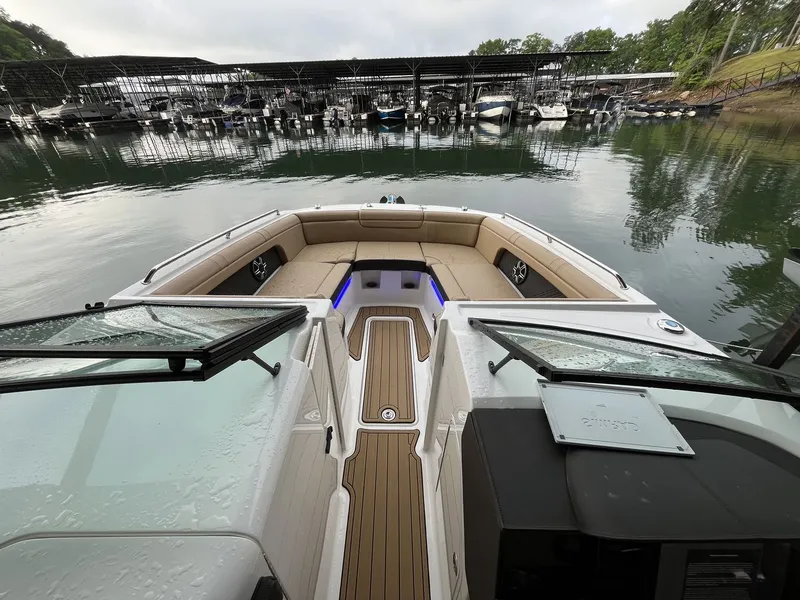 Slide: The Image of Sea Ray SDX 290 2026 - 16