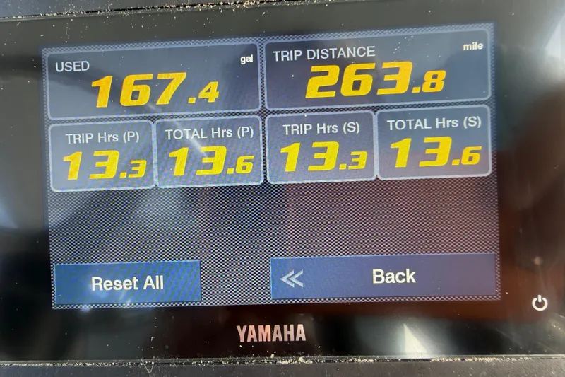 Slide: The Image of Yamaha F300USB engine label on Twin Vee 280 GFX2 CC, 2026 model, made in Japan. - 28