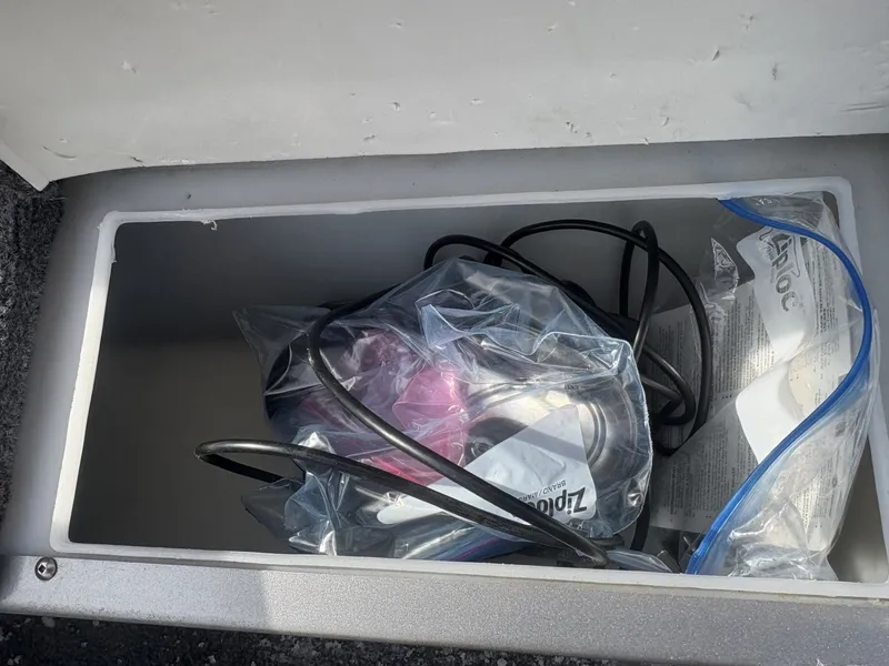 Slide: The Image of Crestliner Fish Hawk 1600 2010 - 23