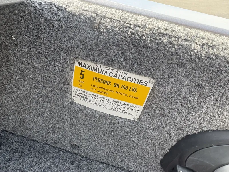 Slide: The Image of Crestliner Fish Hawk 1600 2010 - 24