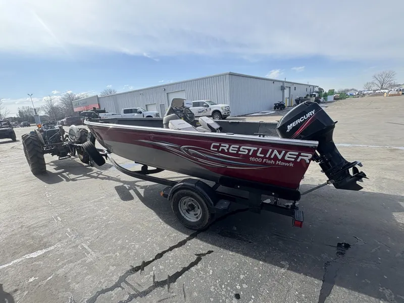 Slide: The Image of Crestliner Fish Hawk 1600 2010 - 3