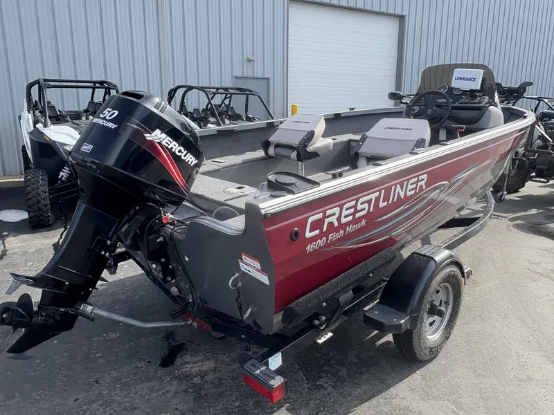 Slide: The Image of Crestliner Fish Hawk 1600 2010 - 5
