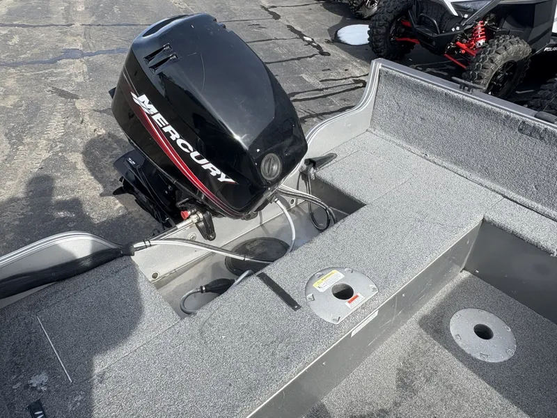 Slide: The Image of Crestliner Fish Hawk 1600 2010 - 7