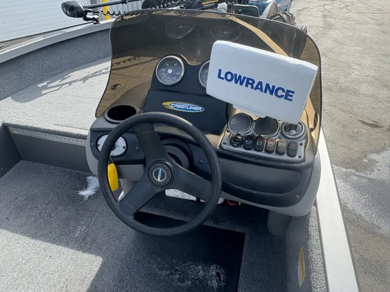 Slide: The Image of Crestliner Fish Hawk 1600 2010 - 8