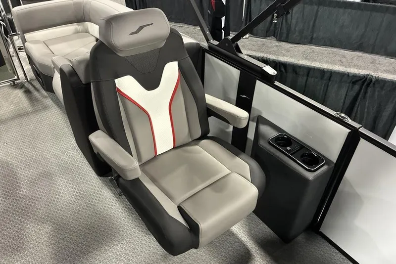 Slide: The Image of Luxurious Evotti 721QL 2026 boat seat with armrests and cup holders. - 5
