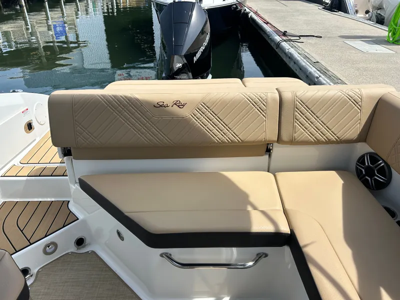 Slide: The Image of Sea Ray SDX 250 Outboard 2026 - 14