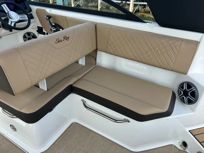 Slide: The Image of Sea Ray SDX 250 Outboard 2026 - 15