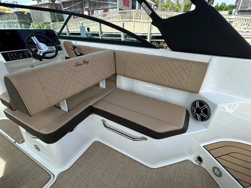 Slide: The Image of Sea Ray SDX 250 Outboard 2026 - 16