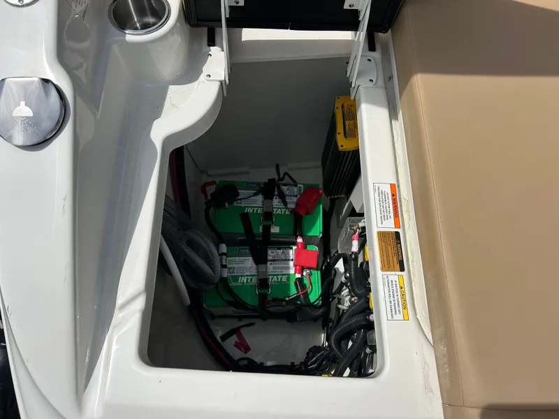 Slide: The Image of Sea Ray SDX 250 Outboard 2026 - 25