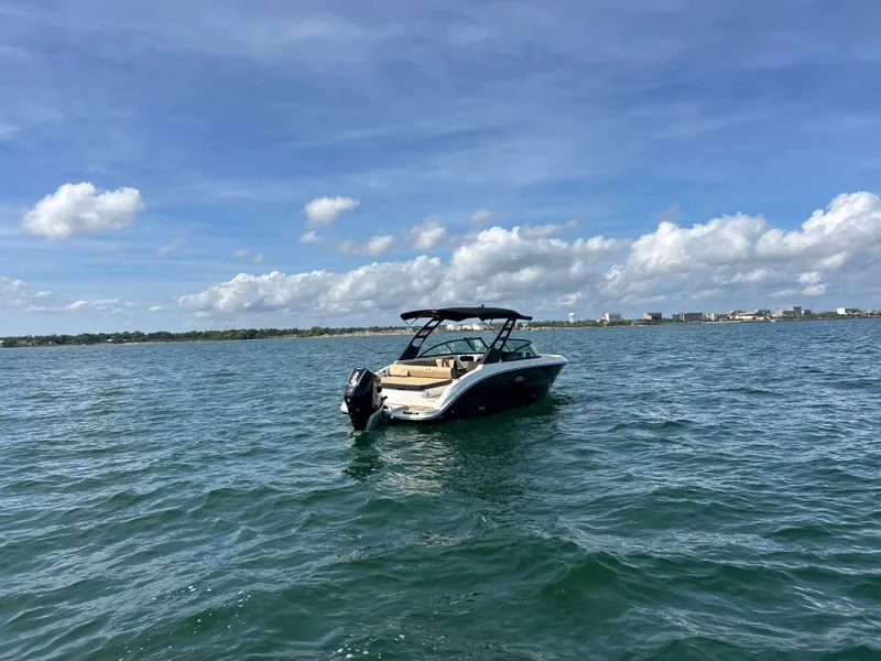 Slide: The Image of Sea Ray SDX 250 Outboard 2026 - 4