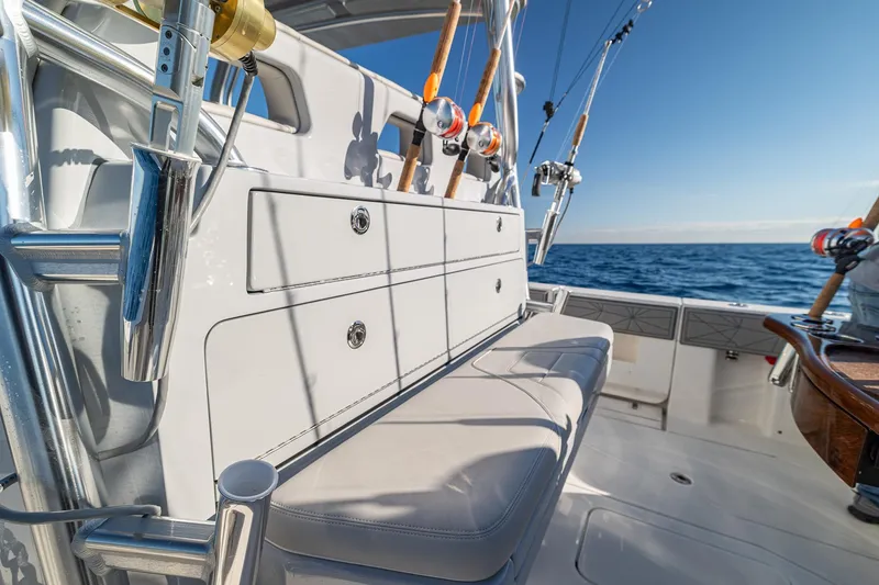 Slide: The Image of 2026 SeaVee 420Z boat featuring Seakeeper 4.5 stabilization system on deck. - 49