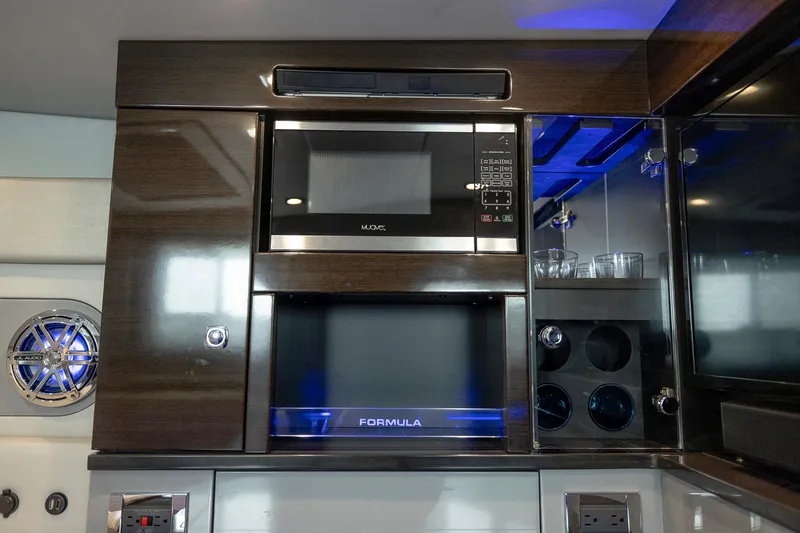 Slide: The Image of Formula 430 Super Sport Crossover 2019 - 54