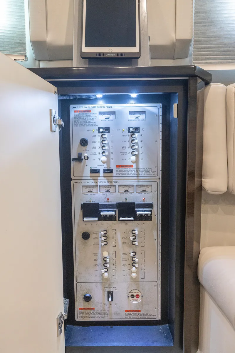 Slide: The Image of Formula 430 Super Sport Crossover 2019 - 57