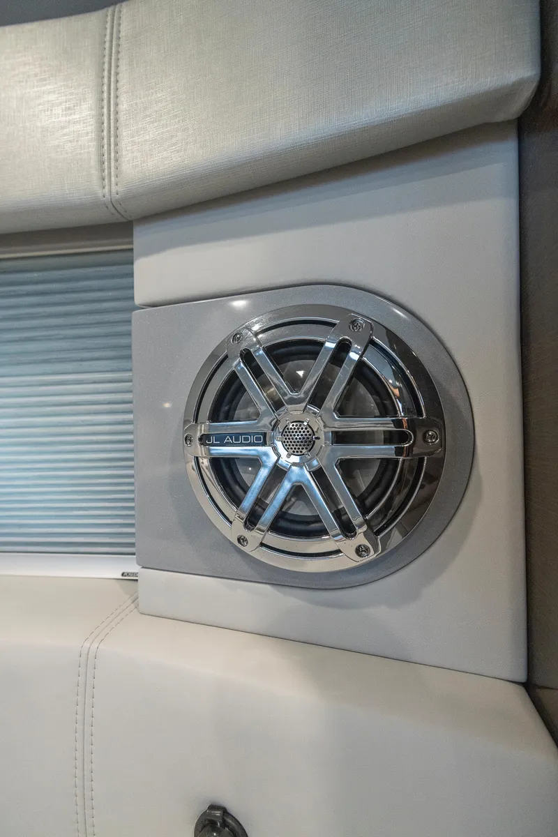 Slide: The Image of Formula 430 Super Sport Crossover 2019 - 59