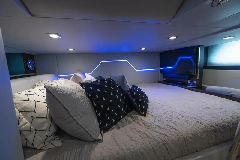 Slide: The Image of Formula 430 Super Sport Crossover 2019 - 63