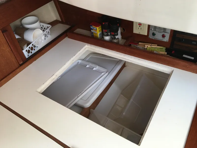 Slide: The Image of Interior of 1980 Sabre 34 MK II yacht. - 18