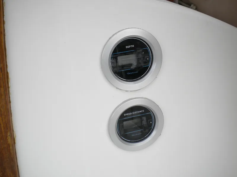 Slide: The Image of Depth and speed gauges on Sabre 34 MK II, year 1980. - 32