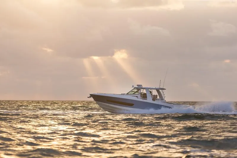 Slide: The Image of 2023-Boston-Whaler-420-Outrage-MarineMax - 21