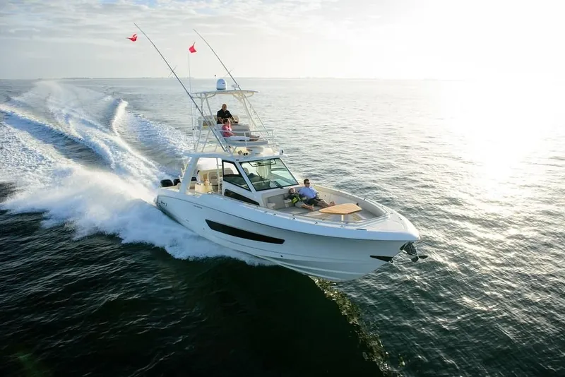 Slide: The Image of 2023-Boston-Whaler-420-Outrage-MarineMax - 0