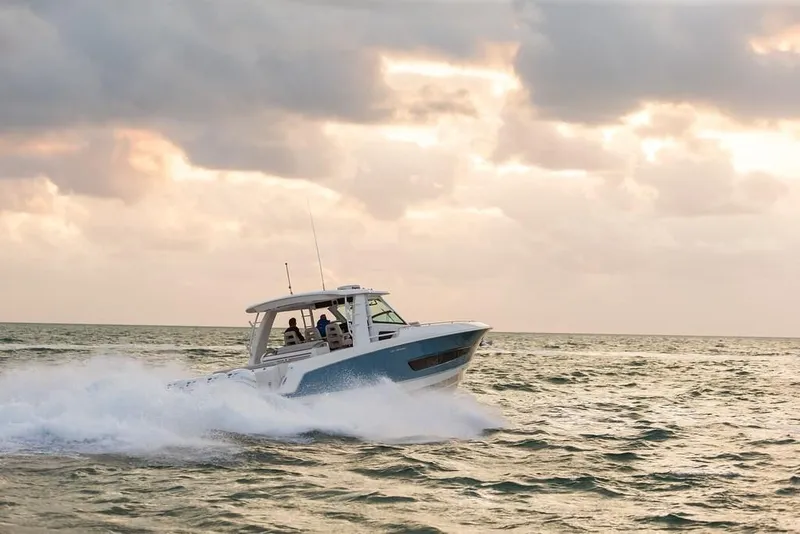 Slide: The Image of 2023-Boston-Whaler-420-Outrage-MarineMax - 19