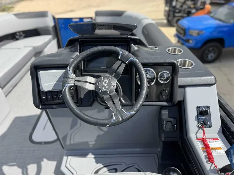 Slide: The Image of Veranda VR 235L 2026 - 14