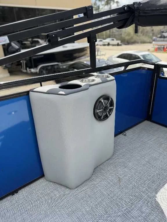 Slide: The Image of Veranda VR 235L 2026 - 17