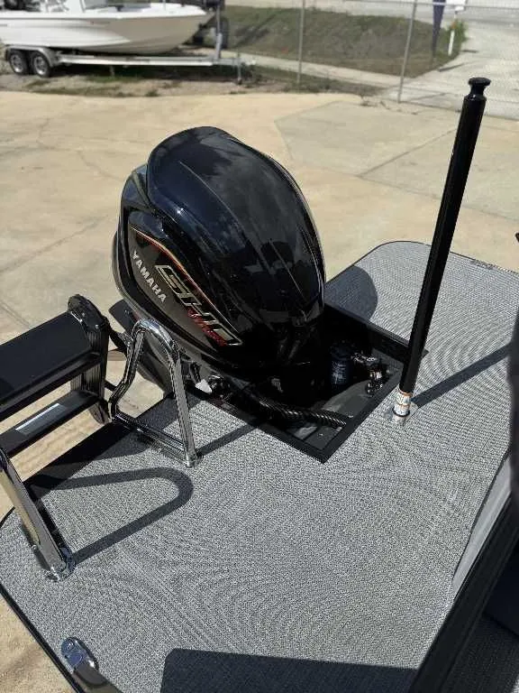 Slide: The Image of Veranda VR 235L 2026 - 19