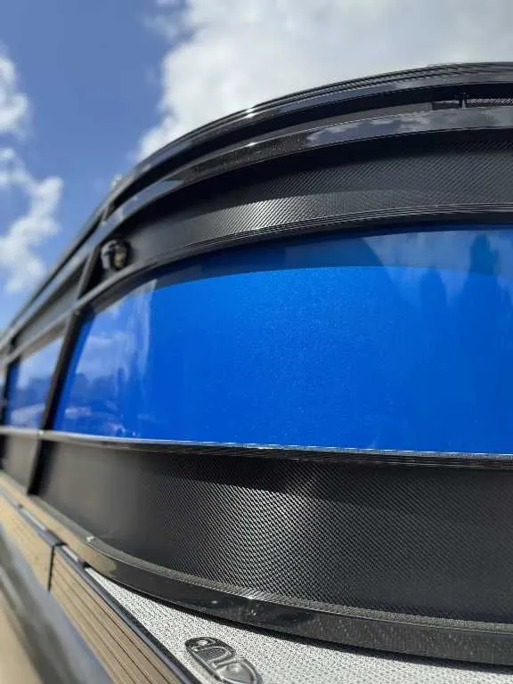 Slide: The Image of Veranda VR 235L 2026 - 2