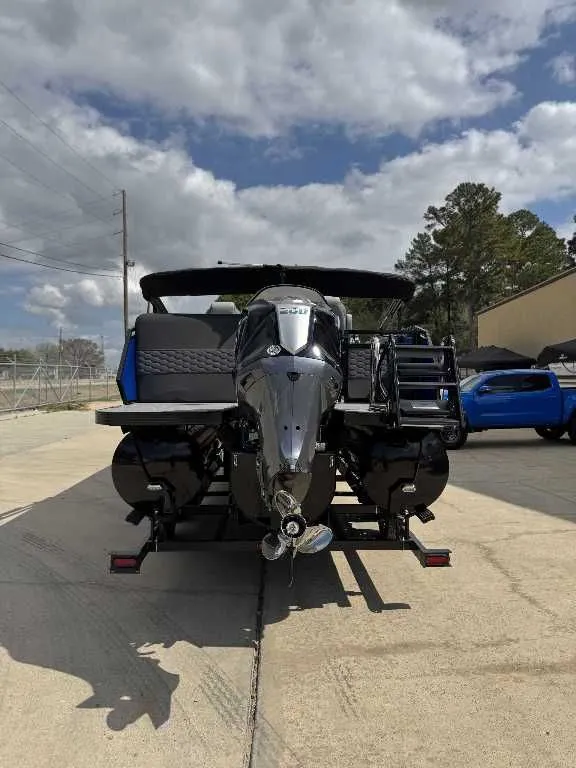 Slide: The Image of Veranda VR 235L 2026 - 4