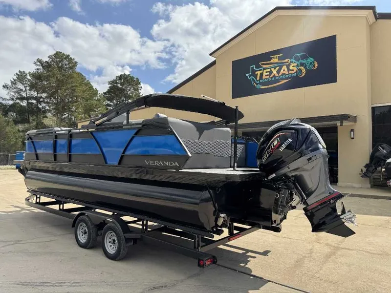 Slide: The Image of Veranda VR 235L 2026 - 6