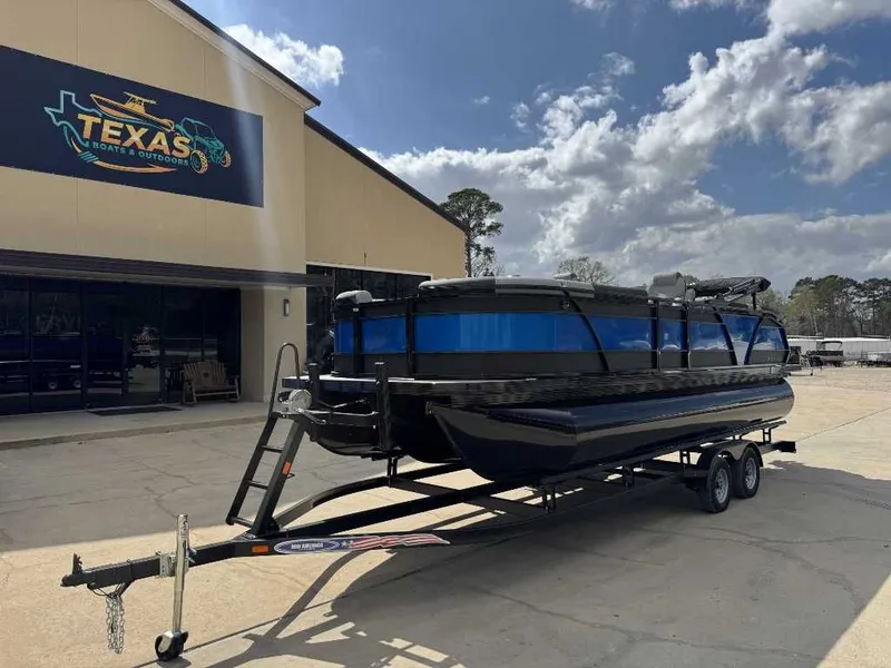 Slide: The Image of Veranda VR 235L 2026 - 8