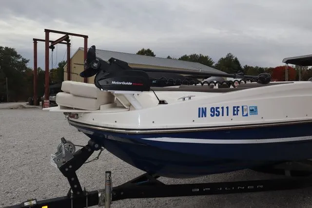 Slide: The Image of Bayliner 190 DB 2019 - 3