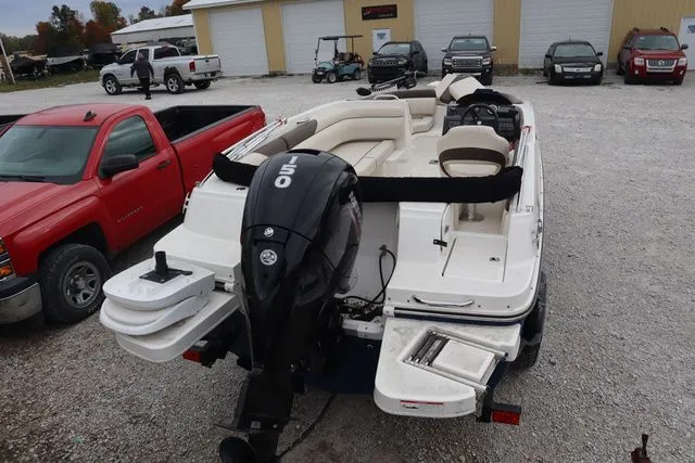 Slide: The Image of Bayliner 190 DB 2019 - 4