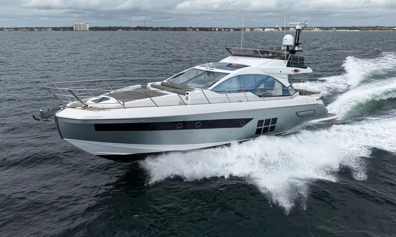 Slide: The Image of Azimut S6 2020 - 0
