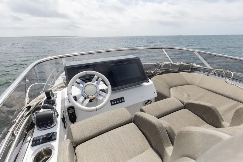 Slide: The Image of Azimut S6 2020 - 34