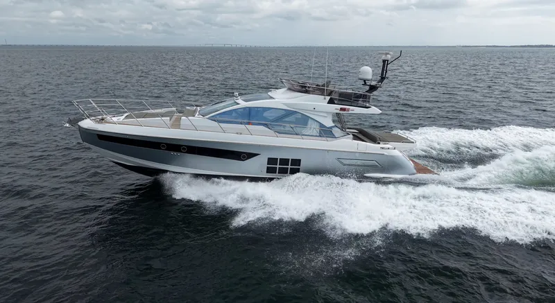 Slide: The Image of Azimut S6 2020 - 4