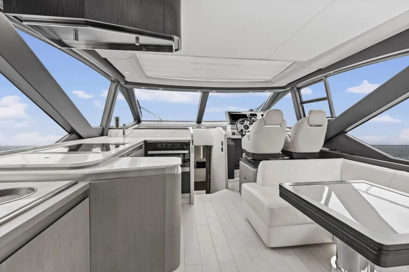 Slide: The Image of Azimut S6 2020 - 43