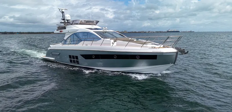 Slide: The Image of Azimut S6 2020 - 7