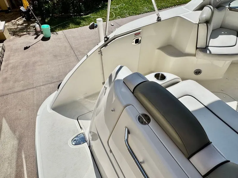 Slide: The Image of Sea Ray 240 Sundancer 2006 - 10