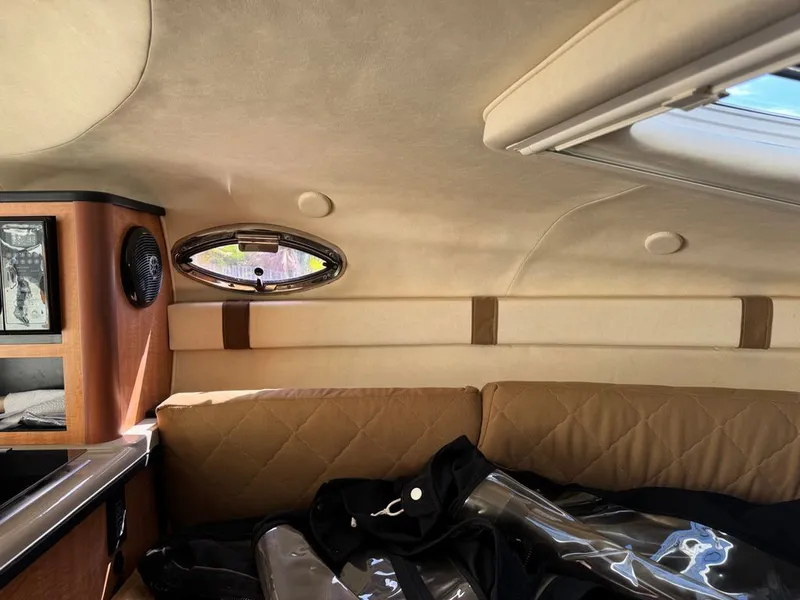 Slide: The Image of Sea Ray 240 Sundancer 2006 - 16