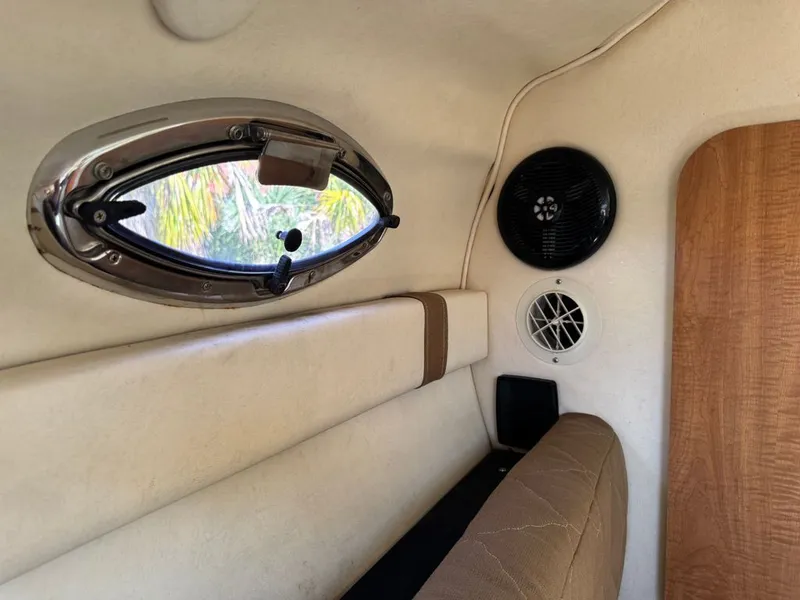 Slide: The Image of Sea Ray 240 Sundancer 2006 - 17