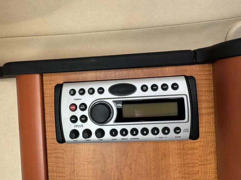 Slide: The Image of Sea Ray 240 Sundancer 2006 - 24